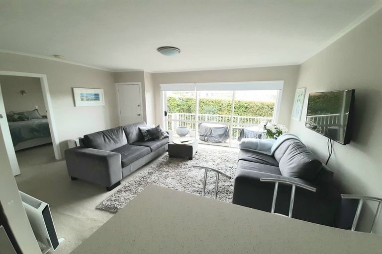 Photo of property in 2/5 Whitby Crescent, Mairangi Bay, Auckland, 0630