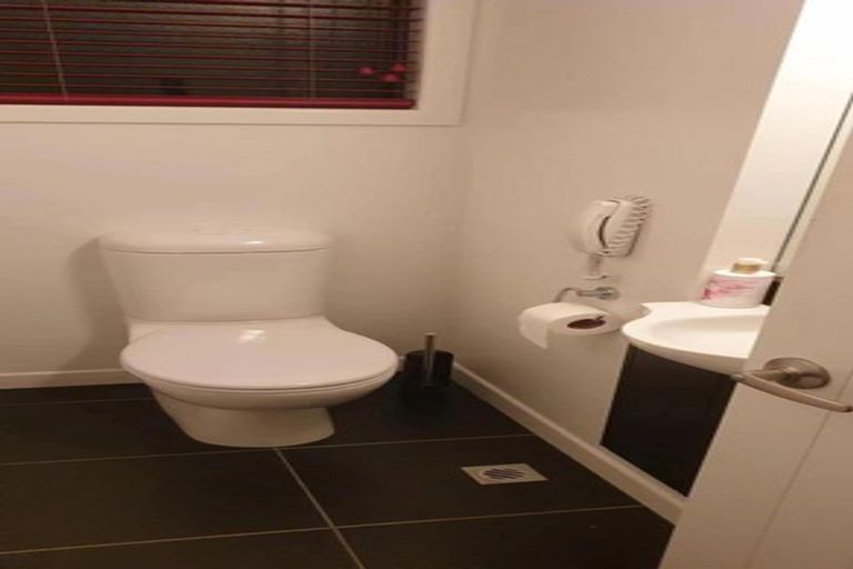 Photo of property in 12 Meadowvale Avenue, Forrest Hill, Auckland, 0620