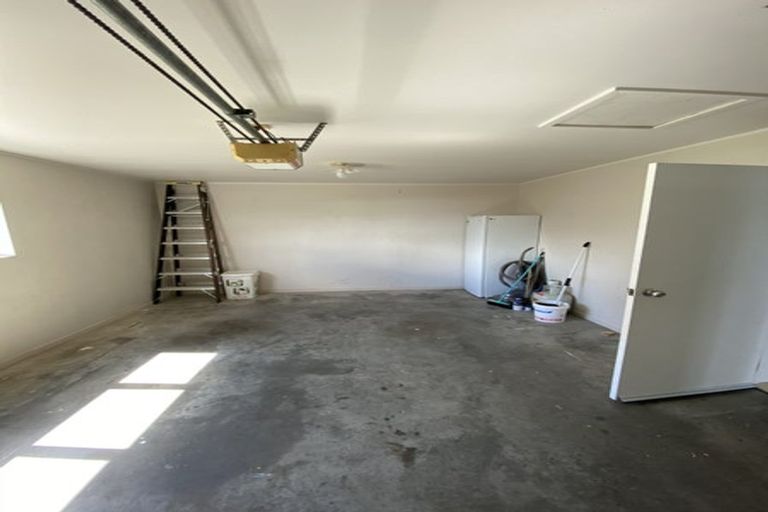 Photo of property in 2 Solea Road, Sunnyvale, Auckland, 0612