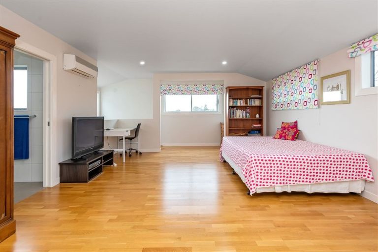Photo of property in 36 Charles Dickens Drive, Mellons Bay, Auckland, 2014