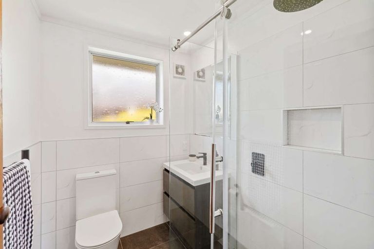 Photo of property in 1/252 Meola Road, Point Chevalier, Auckland, 1022