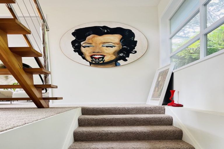 Photo of property in 136 Cheviot Road, Lowry Bay, Lower Hutt, 5013