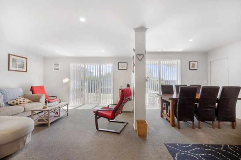 Photo of property in 2 Kawariki Drive, Baverstock, Hamilton, 3200