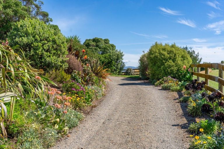 Photo of property in 52 Harakeke Road, Te Horo, Otaki, 5581