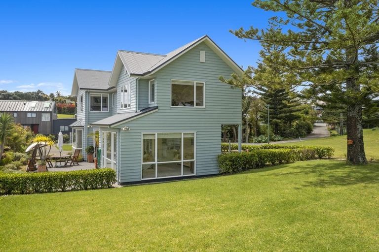 Photo of property in 4 East Point, Manly, Whangaparaoa, 0930