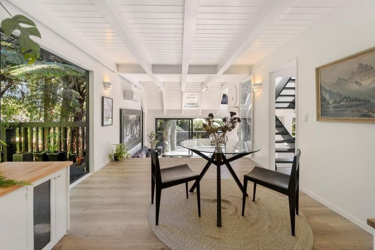 Photo of property in 43 Kohu Road, Titirangi, Auckland, 0604