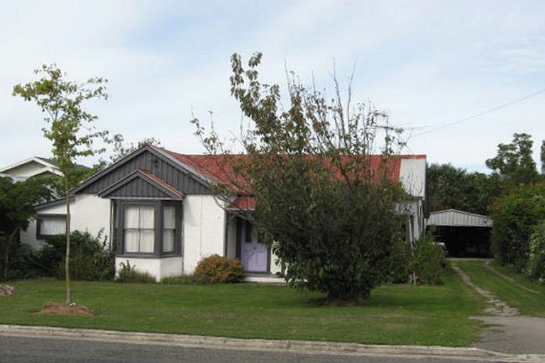 Photo of property in 100 Rolleston Street, Rakaia, 7710