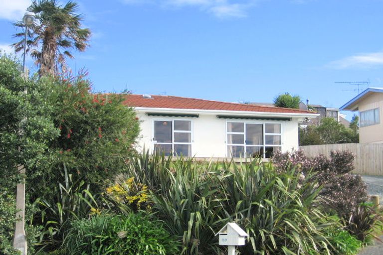 Photo of property in 17 Kotuku Place, Snells Beach, 0920