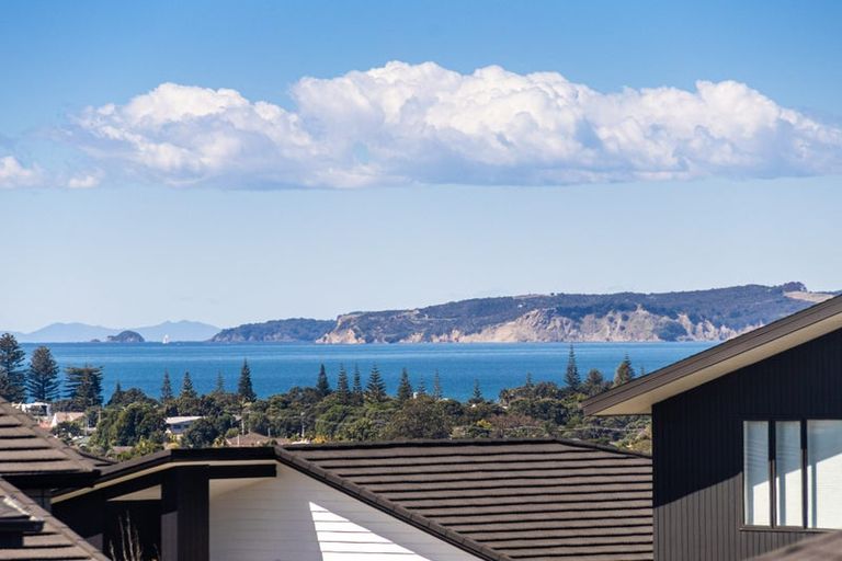 Photo of property in 14 Davey Crescent, Orewa, 0931