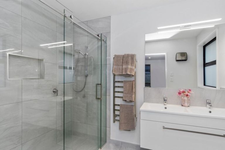 Photo of property in 53 Kahuparere Crescent, Pyes Pa, Tauranga, 3112