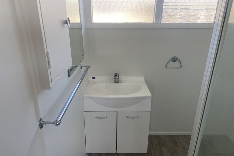 Photo of property in 403 Hobsonville Road, Hobsonville, Auckland, 0618