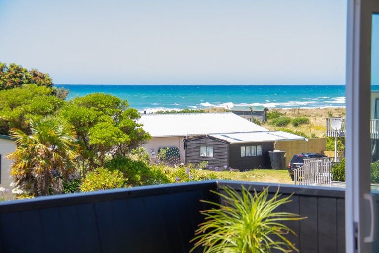 Photo of property in 16 Tamarisk Drive, Riversdale Beach, Masterton, 5872