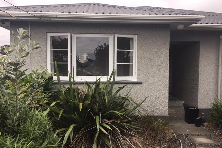 Photo of property in 47 Whiteley Street, Moturoa, New Plymouth, 4310
