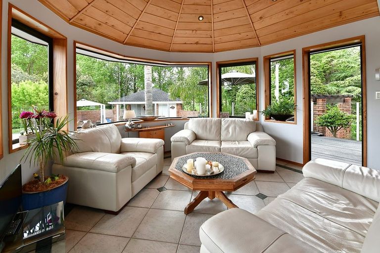 Photo of property in 155 Taupaki Road, Taupaki, Henderson, 0782