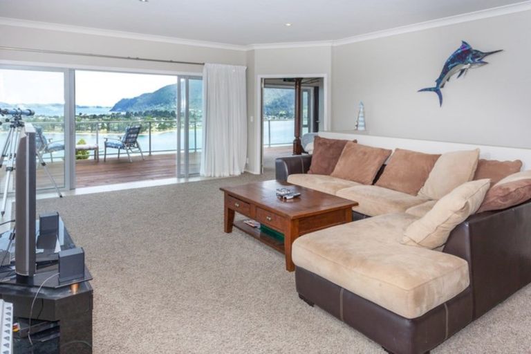 Photo of property in 6 Tairua Heights, Tairua, 3508