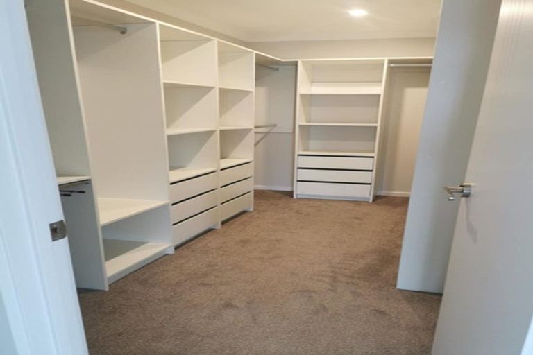 Photo of property in 21 Ascension Crescent, Orewa, 0931