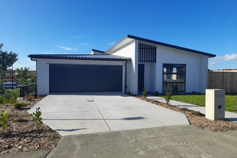 Photo of property in 10 Kenehi Road, Karaka, 2124