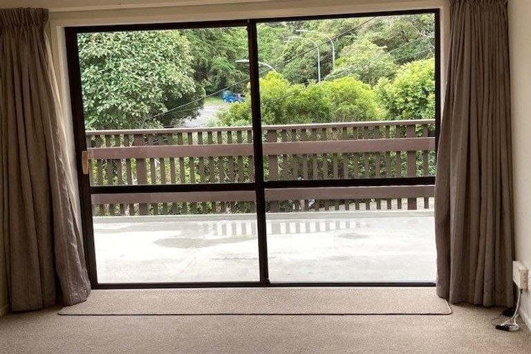 Photo of property in 33 Ngaio Gorge Road, Ngaio, Wellington, 6035