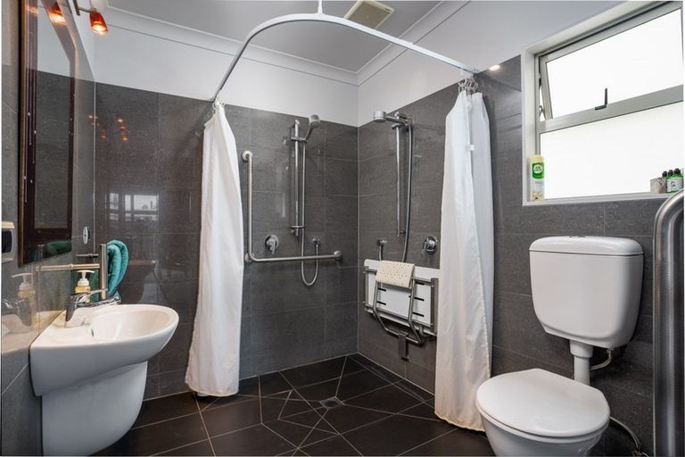 Photo of property in 24 Cologne Street, Martinborough, 5711