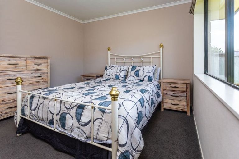 Photo of property in 60 Cholmondeley Crescent, Whitianga, 3510