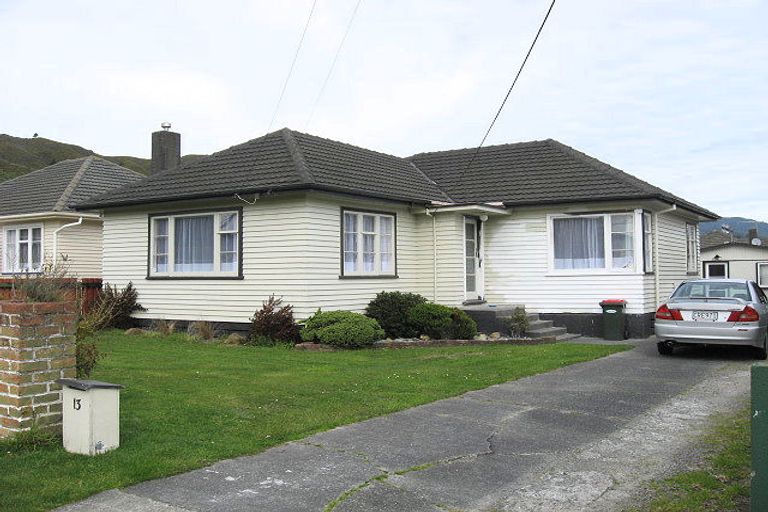 Photo of property in 13 Russell Road, Wainuiomata, Lower Hutt, 5014