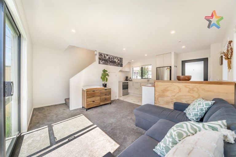 Photo of property in 2/10 Avery Grove, Boulcott, Lower Hutt, 5011