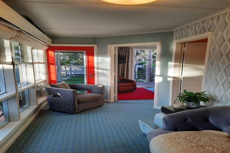 Photo of property in 1/40 East Coast Road, Milford, Auckland, 0620