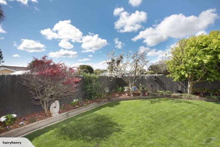 Photo of property in 1 Ngahere Court, Awapuni, Palmerston North, 4412
