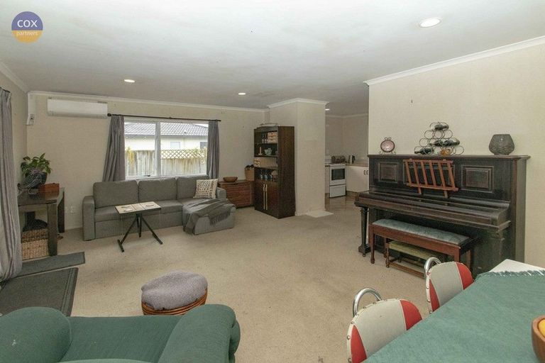 Photo of property in 3/4a Lee Road, Taradale, Napier, 4112