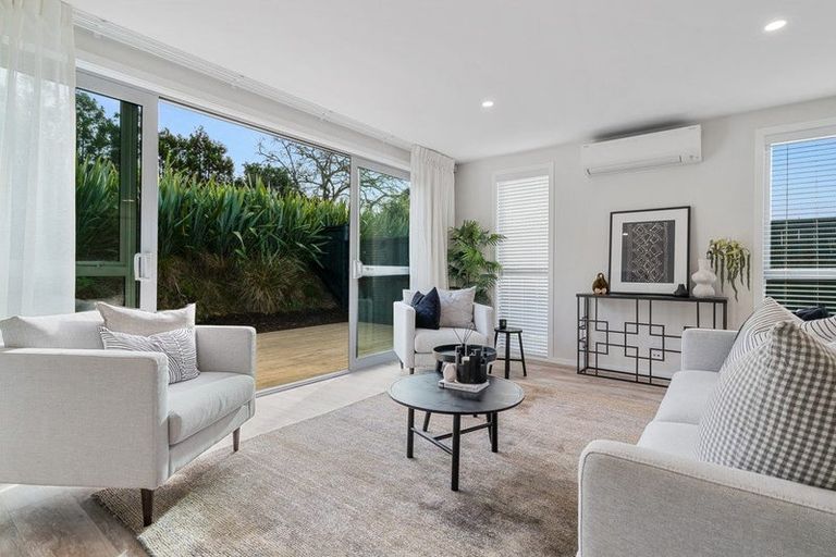 Photo of property in 36 Metoriti Crescent, Karaka, 2124