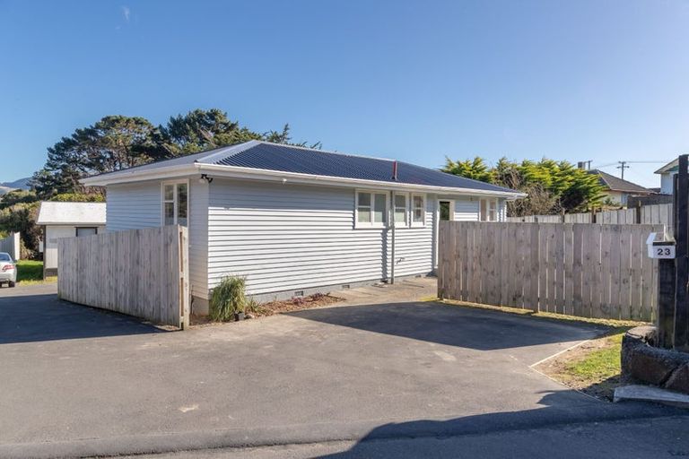 Photo of property in 23 Dorset Grove, Cannons Creek, Porirua, 5024
