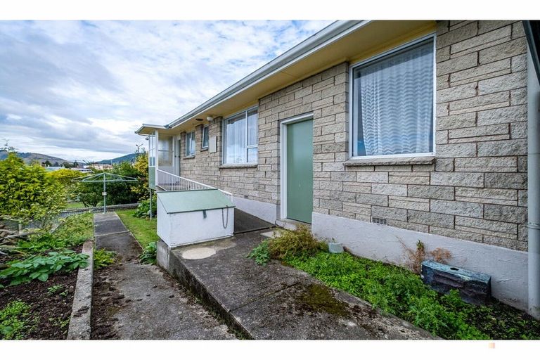 Photo of property in 5b Cameron Street, Waimate, 7924