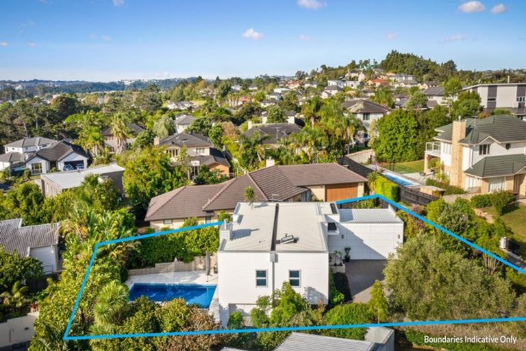 Photo of property in 7 Rangi Avenue, Schnapper Rock, Auckland, 0632