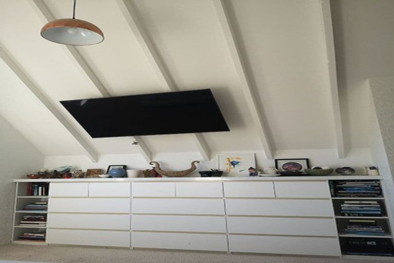 Photo of property in 24 Dominica Crescent, Grenada Village, Wellington, 6037