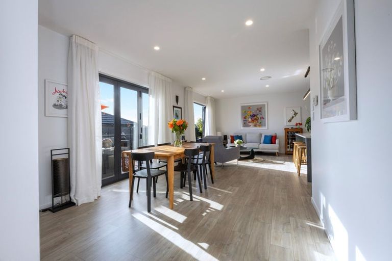 Photo of property in 18 Jane Maree Road, Kumeu, 0810