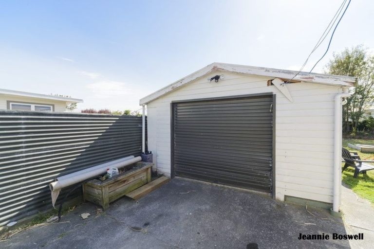 Photo of property in 11 Leslie Avenue, Cloverlea, Palmerston North, 4412