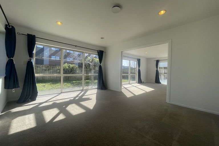 Photo of property in 7 Merlot Way, Te Atatu South, Auckland, 0610