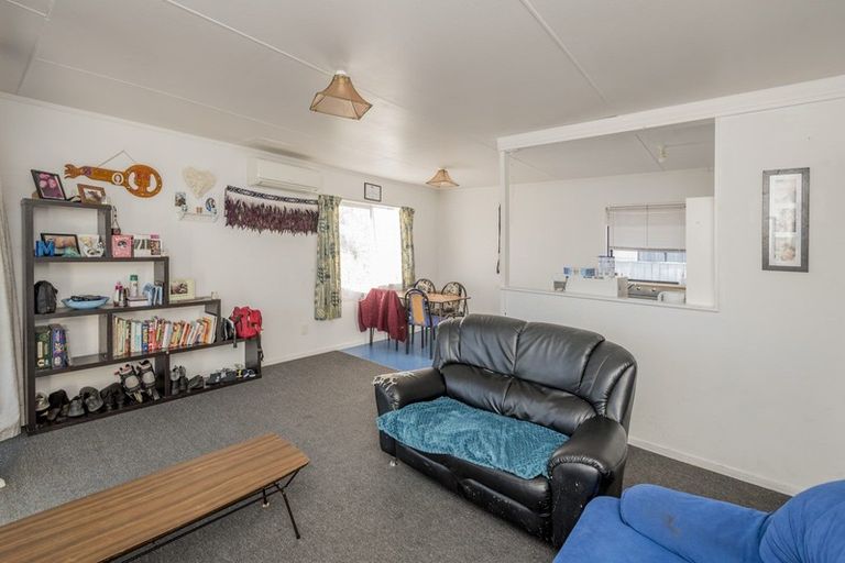 Photo of property in 15 Solway Street, Levin, 5510