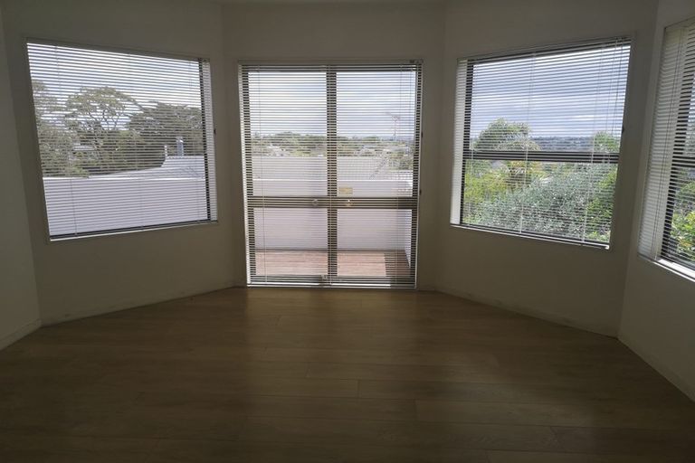 Photo of property in 1/13 Mizpah Road, Waiake, Auckland, 0630