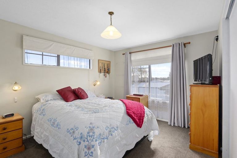 Photo of property in 3 Mulberry Place, Redwood, Christchurch, 8051