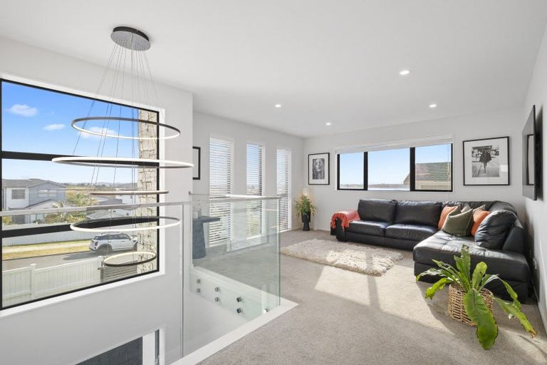 Photo of property in 54 Eighth View Avenue, Beachlands, Auckland, 2018