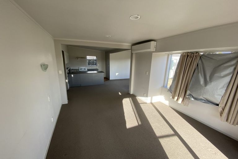 Photo of property in 2/21 Omana Road, Milford, Auckland, 0620