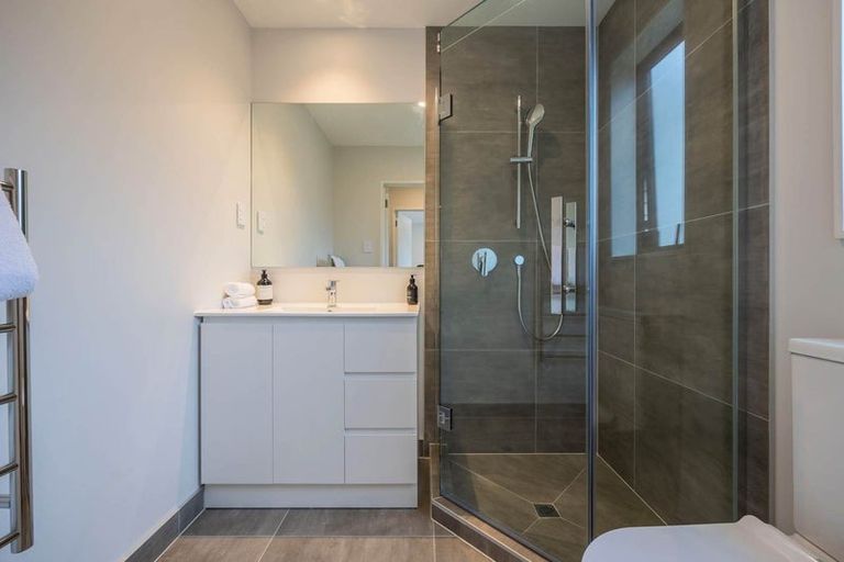 Photo of property in 4c Halberg Street, Glenfield, Auckland, 0629