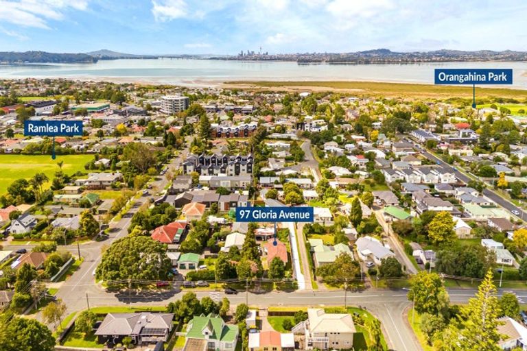 Photo of property in 97 Gloria Avenue, Te Atatu Peninsula, Auckland, 0610