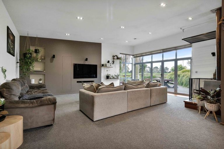 Photo of property in 82 Mawhitiwhiti Road, Normanby, Hawera, 4675
