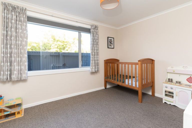 Photo of property in 10 Warren Crescent, Hillmorton, Christchurch, 8025
