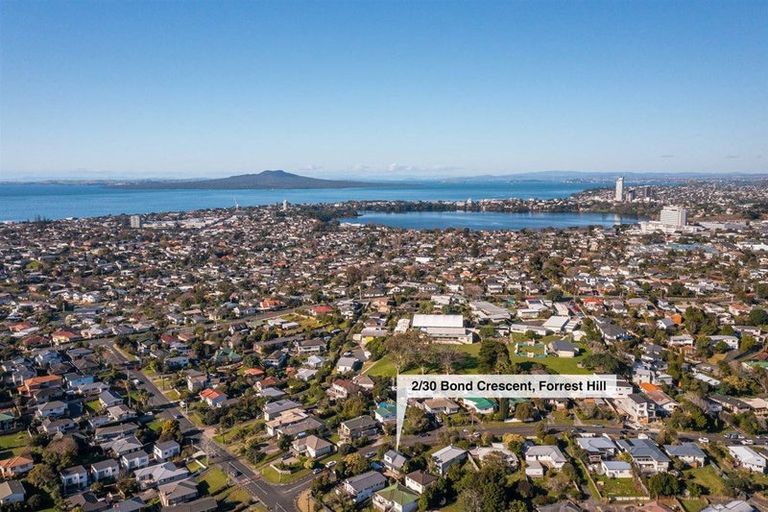 Photo of property in 2/30 Bond Crescent, Forrest Hill, Auckland, 0620