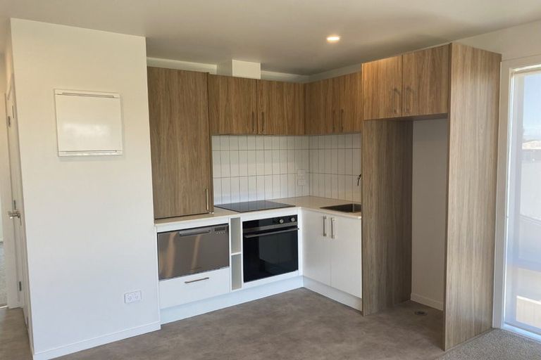 Photo of property in 3/43 Yeovil Road, Te Atatu Peninsula, Auckland, 0610