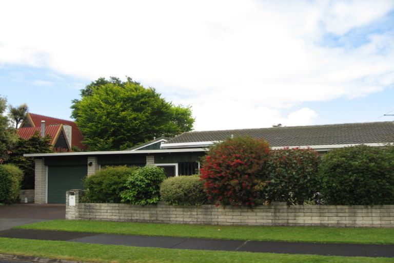 Photo of property in 12 Balgowan Terrace, Conifer Grove, Takanini, 2112