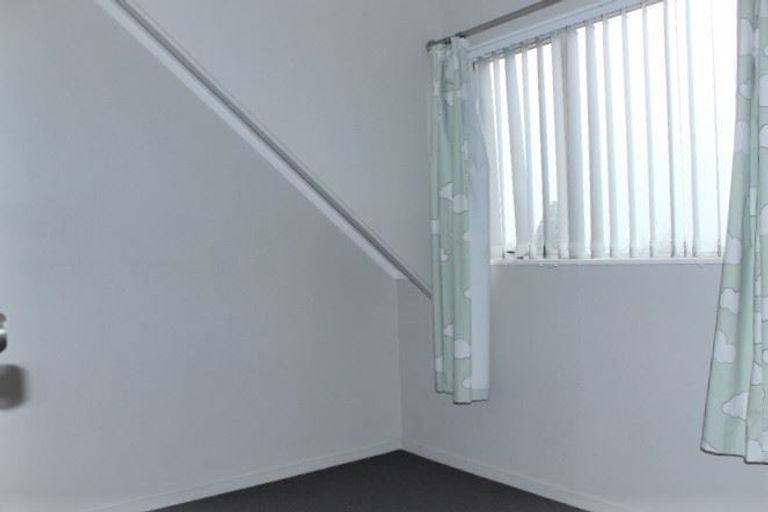 Photo of property in 2/10 Rewa Street, New Lynn, Auckland, 0600